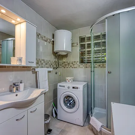 Casa Luka Vareski Feriehus Krnica