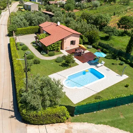 Casa Luka Vareski Feriehus