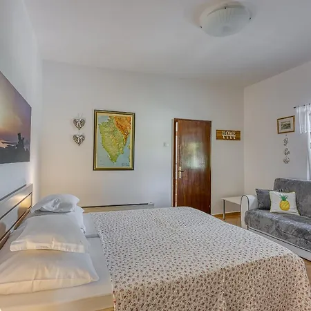 Feriehus Casa Luka Vareski Krnica