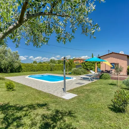 Casa Luka Vareski Feriehus *