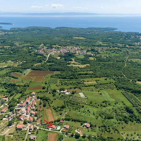 Casa Luka Vareski