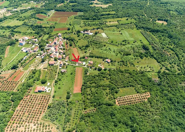 Casa Luka Vareski